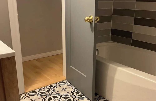 North Okanagan Cabin | The Mansard suite two-bedroom plus den