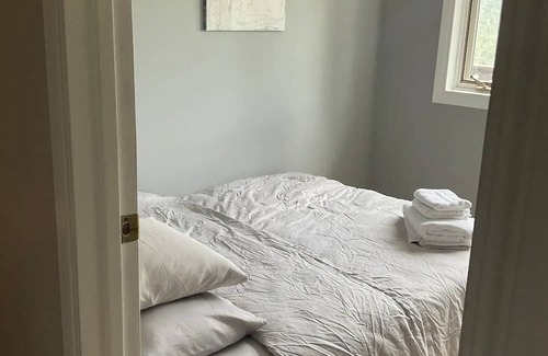 North Okanagan Cabin | The Mansard suite two-bedroom plus den