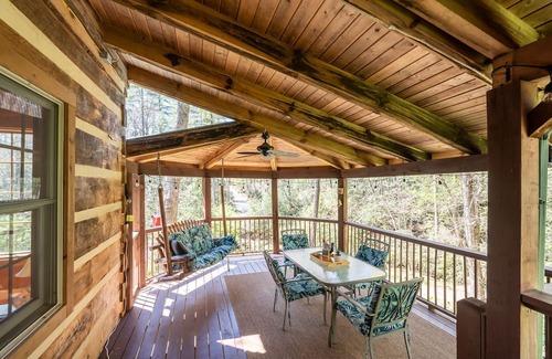 Brevard Cabin | Cozy & Secluded Cabin w/Private Waterfalls, Streams, & Wi-Fi! Pets OK!