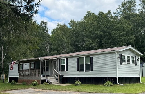 Schuyler Falls House | Charming 2-bedroom house with AC, WiFi in enchanting Schuyler Falls