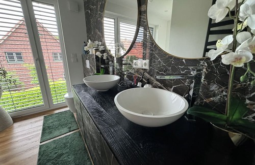 Tornesch Villa | Extravagant family home with parking, fireplace & garden - pet-friendly