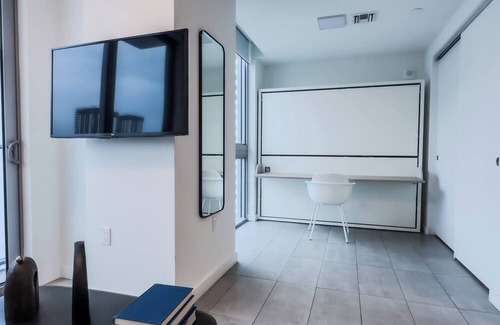 Downtown Miami Apartment | Cozy studio in lovely Miami with pool, gym, AC. Best location