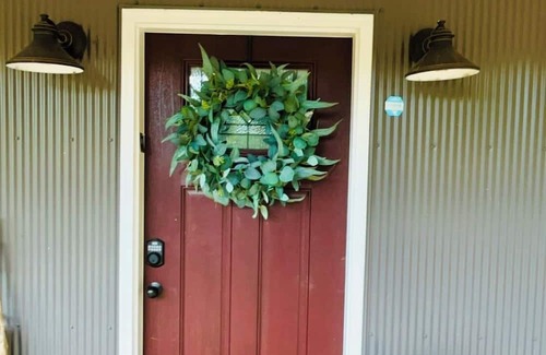 Damascus Cabin | NEW! Forty Winks 6 guest Modern Cabin in Damascus, VA!