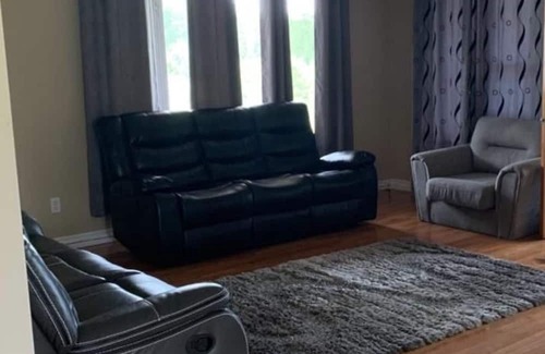 Colborne Cottage | Charming 5-bedroom cottage in enchanting Colborne