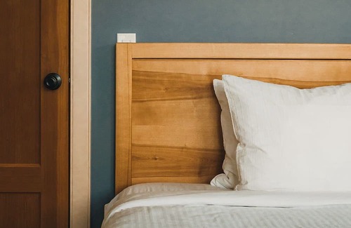 Kaslo Resort | The Sentinel – Your Destination for Soul Relaxation, Steps From Kootenay Lake!