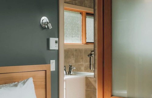 Kaslo Resort | The Sentinel – Your Destination for Soul Relaxation, Steps From Kootenay Lake!