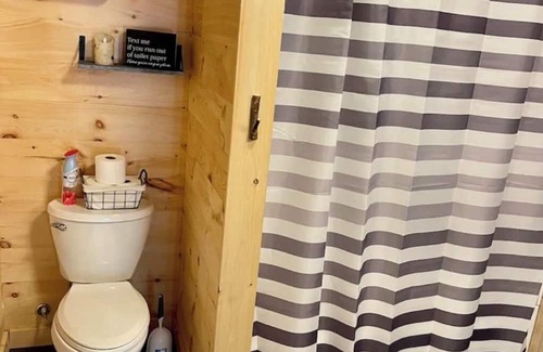Ashfield Cabin | Cozy Log Cabin in Jim Thorpe