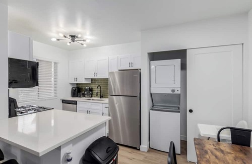 Tempe Apartment | Recently renovated apartment is just a 5-minute walk to Arizona State University's main campus