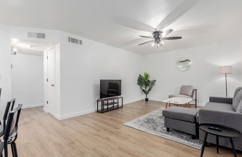 Tempe Apartment | Recently renovated apartment is just a 5-minute walk to Arizona State University's main campus