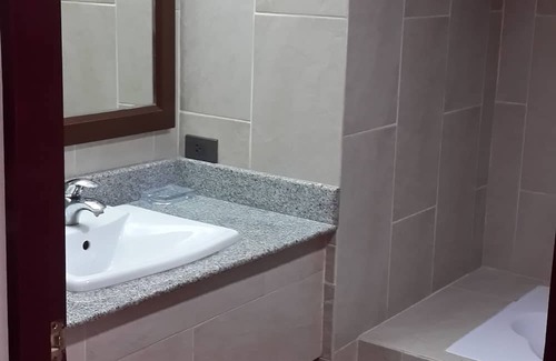 Makkasan Condo | Chic 2-bedroom condo with WiFi, AC in brilliant Krung Thep Maha Nakhon