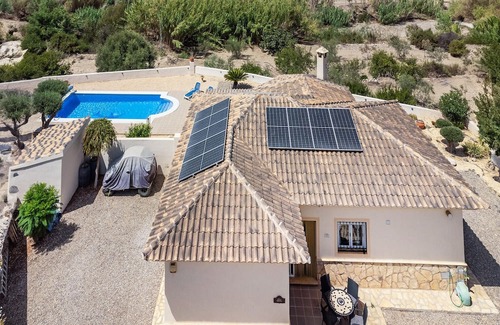 Arboleas House | Spend an unforgettable holiday in this beautiful holiday home with pool and great panoramic views.