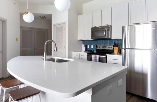Downtown San Antonio Apartment | Barsala l Chic 1BD with Rooftop Lounge & Fitness Center