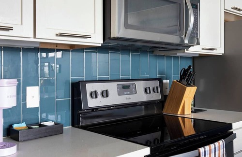 Downtown San Antonio Apartment | Barsala l Chic 1BD with Rooftop Lounge & Fitness Center