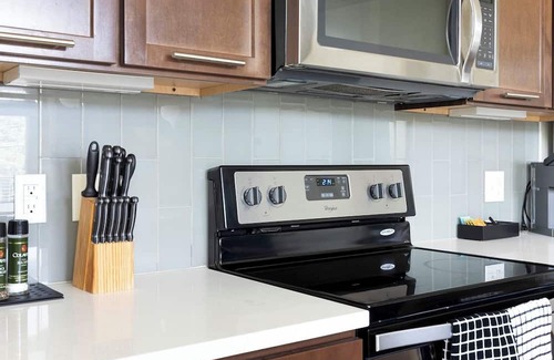 Downtown San Antonio Apartment | Barsala l Spacious 2BD with Panoramic Views plus Fitness Center