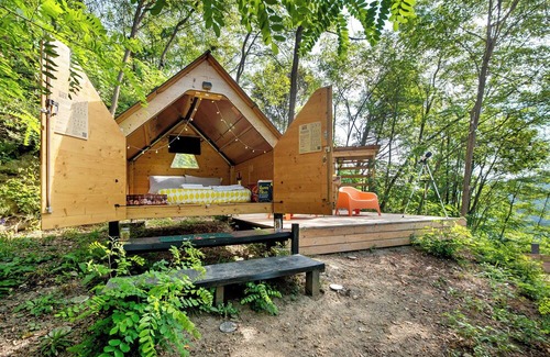Carrodano Inferiore RV Rental | Caravan 'Starsbox Cinque Terre - Casa' with Mountain View, Private Pool and Private Garden