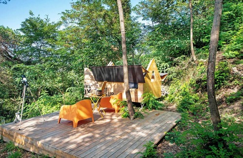 Carrodano Inferiore RV Rental | Caravan 'Starsbox Cinque Terre - Casa' with Mountain View, Private Pool and Private Garden