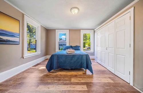 Southern Coast Apartment | Charming 2bedroom apartment with WiFi and fitness room in heart of downtown Saco