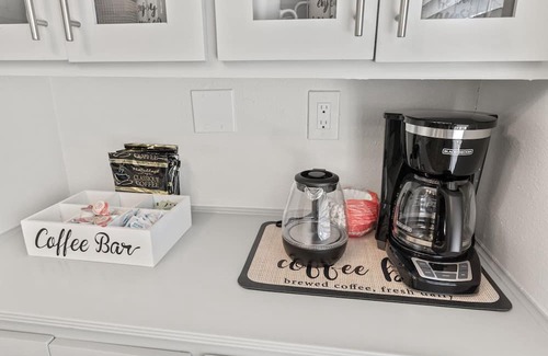 North Dallas House | Modern Luxury 3BR Dallas Home - Arcade Game, Parking, WIFI, Sleeps 6