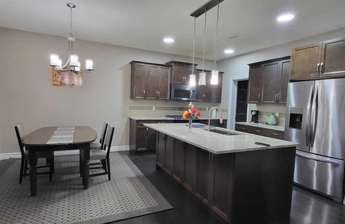 Southeast Edmonton House | Imagine Relaxing in a Beautiful Home!