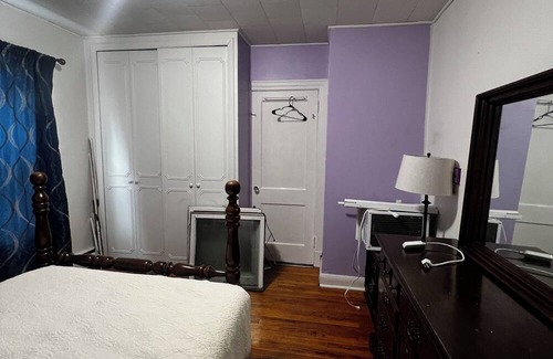 Hartford House | Charming 3-bedroom house with WiFi and AC in Hartford