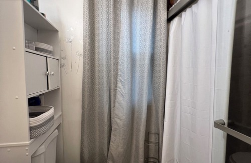 Hartford House | Charming 3-bedroom house with WiFi and AC in Hartford