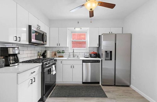 Constable Hook Apartment | Free Parking - Immaculate Stay Near NYC & Newark!
