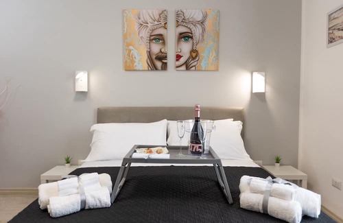 Acradina Apartment | Charming flat with 1 bedroom 1 Large bed +1 Sofa bed , bathroom and full kitchen