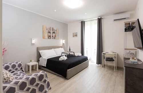 Acradina Apartment | Charming flat with 1 bedroom 1 Large bed +1 Sofa bed , bathroom and full kitchen