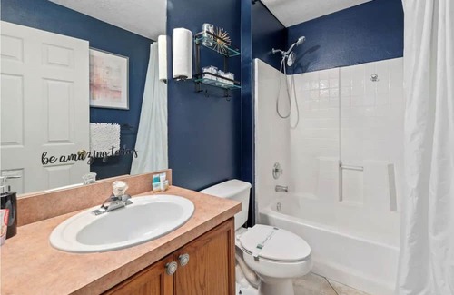 St. Cloud House | 3BDR, Firepit + 15 Min Lake Toho!