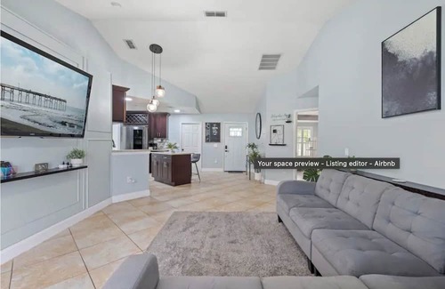 St. Cloud House | 3BDR, Firepit + 15 Min Lake Toho!