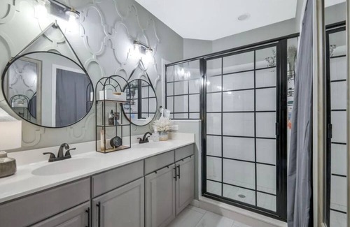 Fort Myers Condo | GORGEOUS 2 Bed/2Bath Condo: Golf Community Fort Myers, FL Pools, Laundry, Tennis