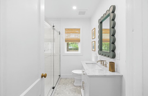 Sag Harbor Cottage | little Cottage on Cove Charming 2-bedroom in soothing Sag Harbor with WiFi, AC