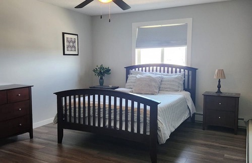 Red Deer Condo | Beautiful One Bedroom (Plus A Den) Condo on Devonshire on the Park