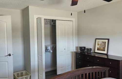 Red Deer Condo | Beautiful One Bedroom (Plus A Den) Condo on Devonshire on the Park