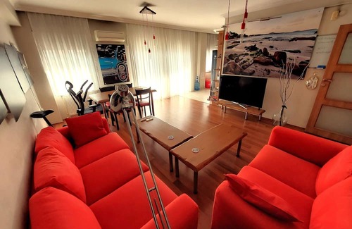 Karsiyaka Apartment | 42 Reviews-4.95/5-Full Flat on Central Shopping Street-2 Units AC-Fast Wifi