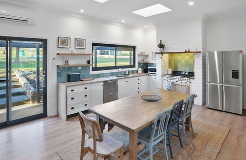 Mansfield House | Macs 75 - Luxurious Farm Getaway