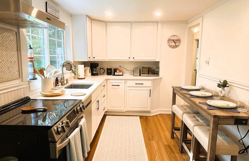 Campground Landing House | New! Coastal Comfort~Walk to Beach~3bd