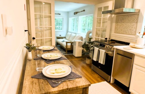 Campground Landing House | New! Coastal Comfort~Walk to Beach~3bd