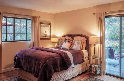 Monterey House | Jardin de Soledad 2br in Monterey Near Downtown