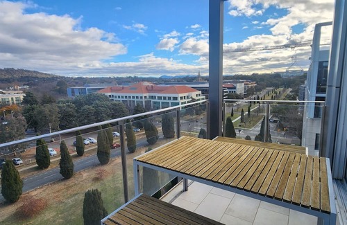 Capital Hill Apartment | Penthouse overlooking Parliament