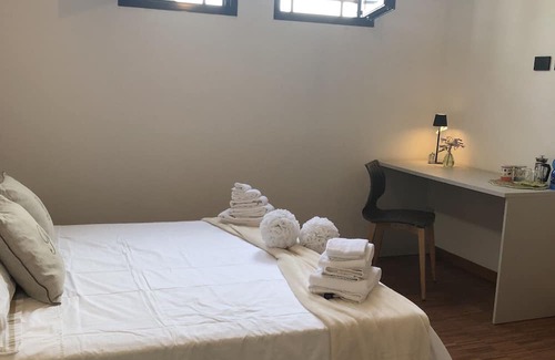 Lonigo Apartment | Apartment 'Il Piccolo Scrigno' with Wi-Fi and Air Conditioning