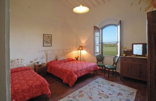 Follonica Apartment | Apartment 'Quadro' with Shared Pool, Shared Garden and Wi-Fi