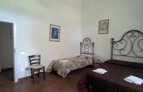 Follonica Apartment | Apartment 'Quadro' with Shared Pool, Shared Garden and Wi-Fi