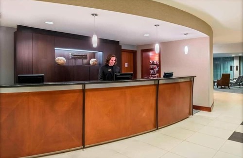 Biggar House | 3 Inviting Rooms Perfect for Family Beach Weekends - Outdoor Heated Pool