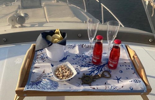 Fiumicino Boat Rental | For an alternative, romantic or simply relaxing stay aboard Scoglietto