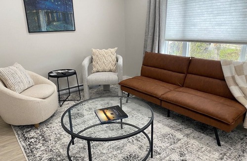 Sioux Lookout Apartment | Cozy apartment in lovely Sioux Lookout with AC, WiFi, Netflix, Amazon Prime