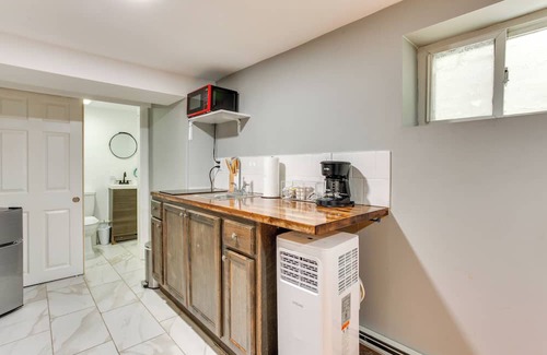 Elizabeth Apartment | Elizabeth Studio, 2 Mi to Mills at Jersey Gardens!