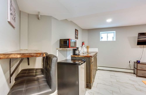 Elizabeth Apartment | Cozy Apartment: 1 Mi to Elizabeth Transit Station!