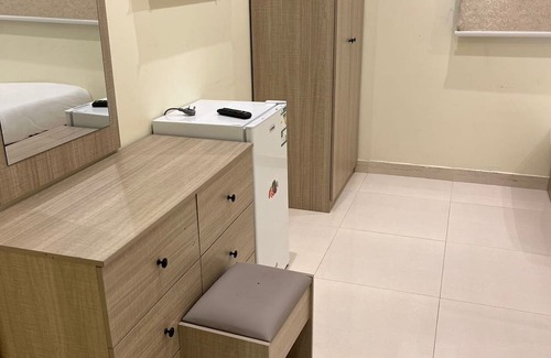 Mecca House | Cozy 2-bedroom hotel with WiFi, AC in beautiful Makkah