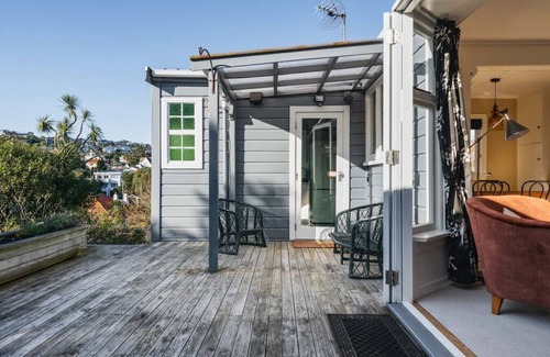 Dunedin House | Character Cottage on Aotea